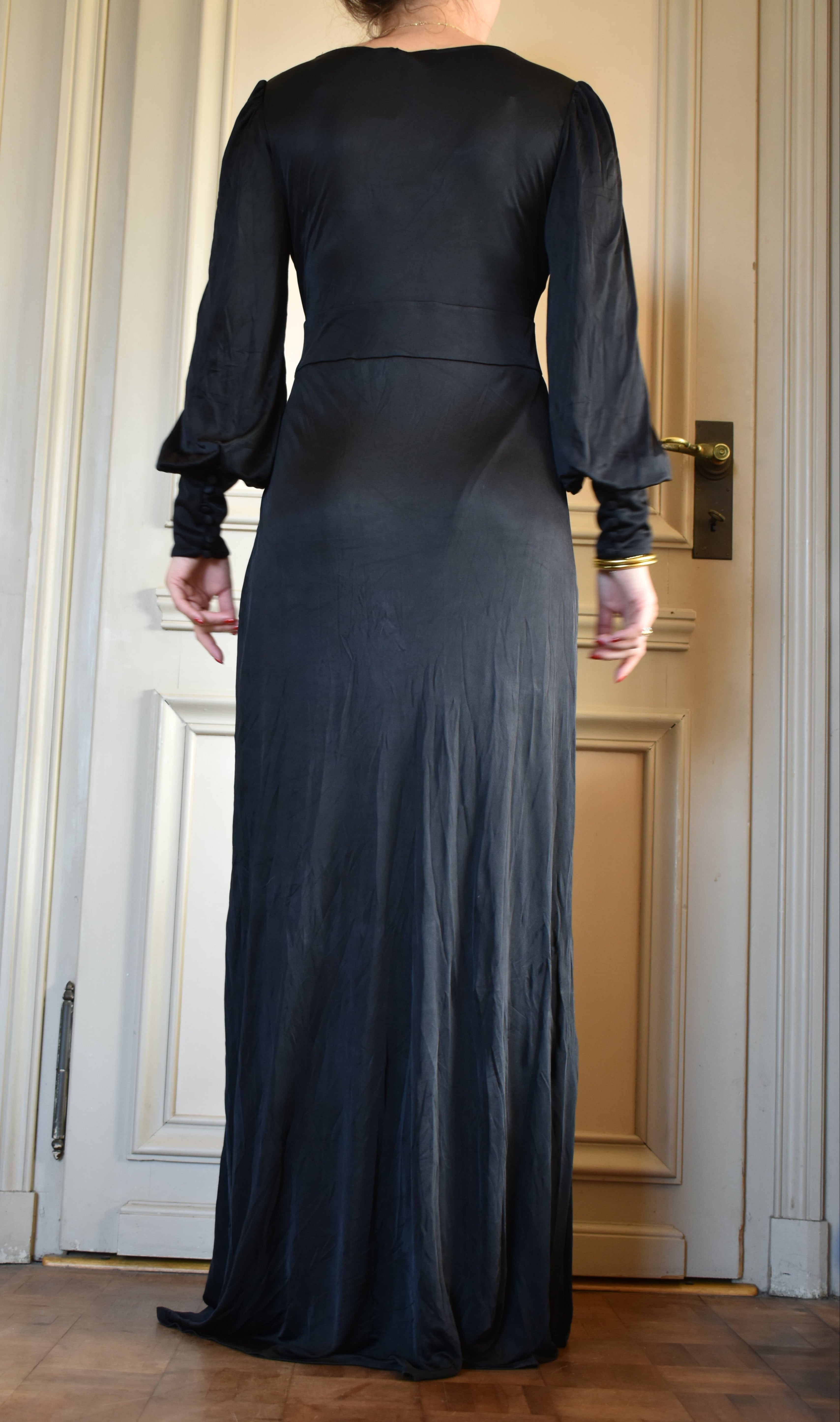 Robe noir longue en satin (M)